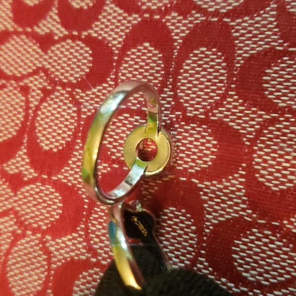 In Silver set sparkling Rings. - Picture 10 of 11